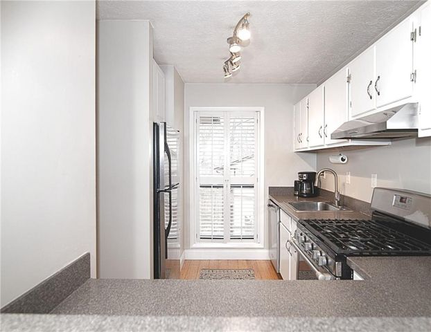 1509 Woodcliff NE Drive, Sandy Springs, GA 30329