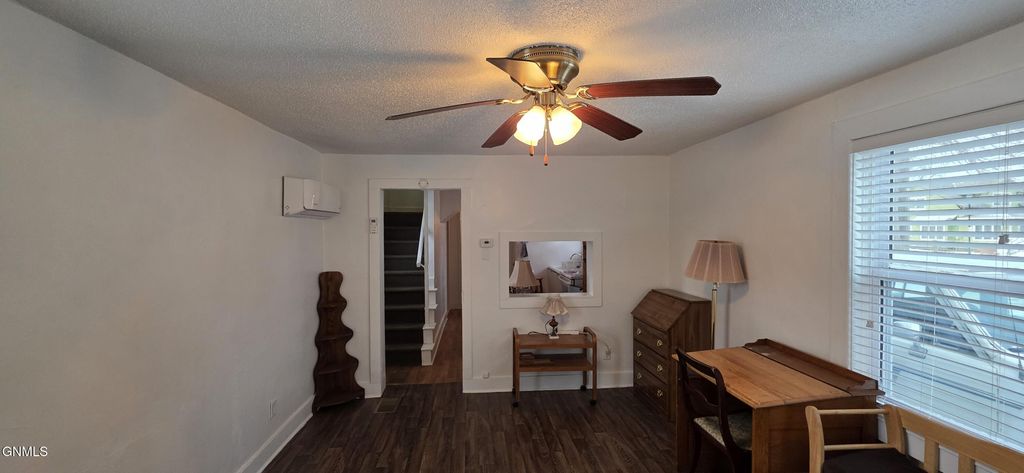 438 5th Avenue NW, Valley City, ND 58072 photo 3