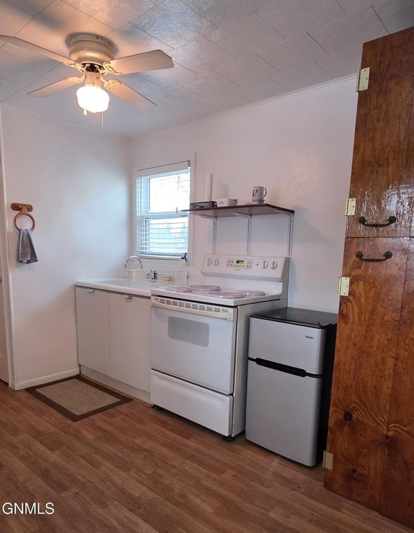 438 5th Avenue NW, Valley City, ND 58072 photo 4