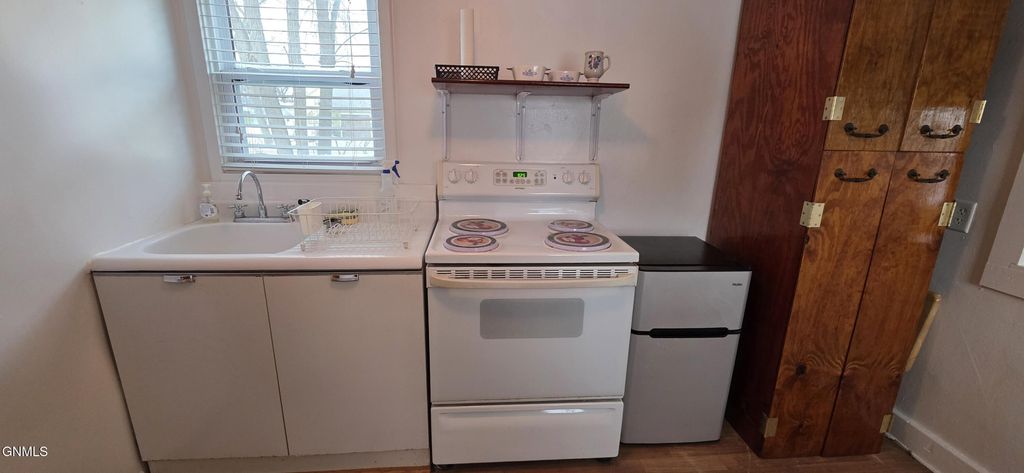 438 5th Avenue NW, Valley City, ND 58072 photo 5