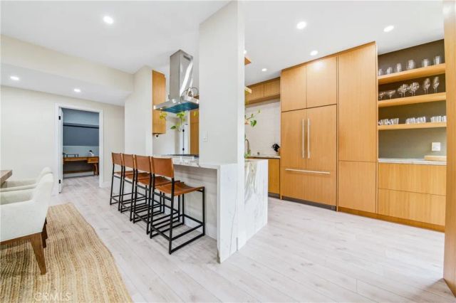832 Palm Avenue 201, West Hollywood, CA 90069