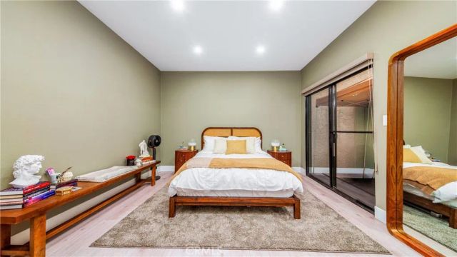 832 Palm Avenue 201, West Hollywood, CA 90069