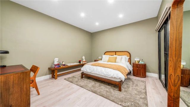 832 Palm Avenue 201, West Hollywood, CA 90069