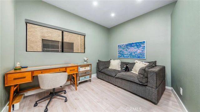 832 Palm Avenue 201, West Hollywood, CA 90069