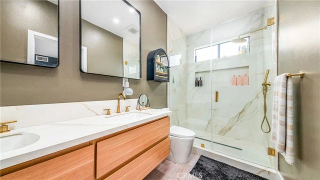 832 Palm Avenue 201, West Hollywood, CA 90069