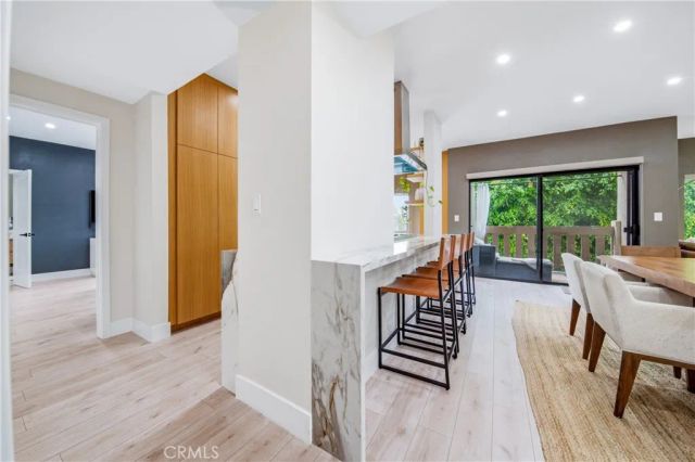 832 Palm Avenue 201, West Hollywood, CA 90069