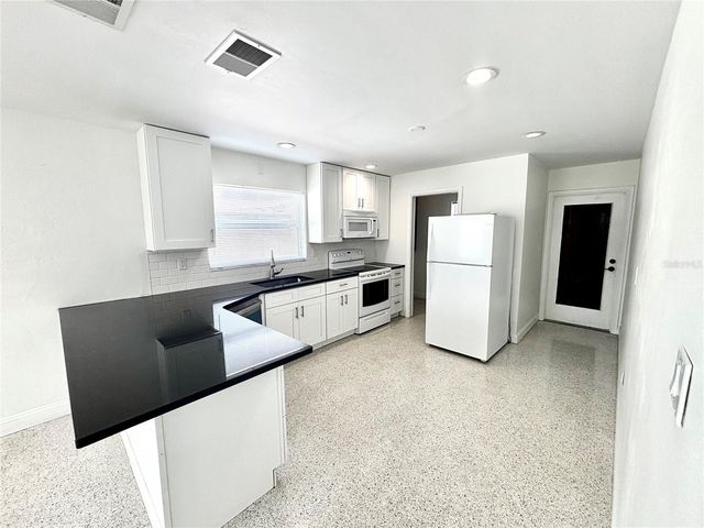 2035 36TH AVENUE N, St Petersburg, FL 33713