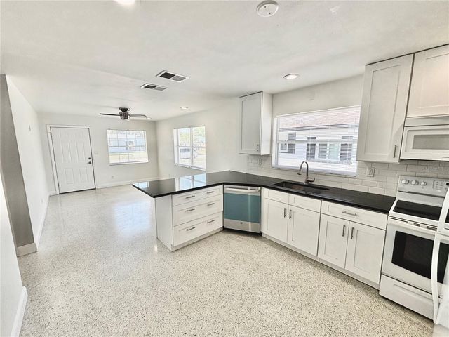 2035 36TH AVENUE N, St Petersburg, FL 33713