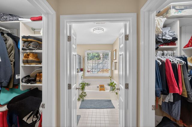 733 Woodland Pointe Place, Mount Pleasant, SC 29464