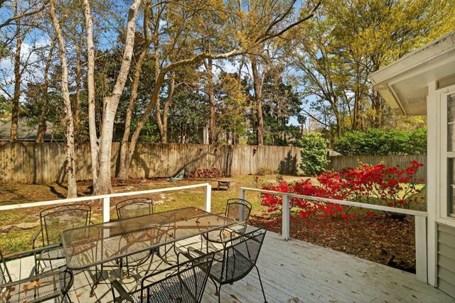 733 Woodland Pointe Place, Mount Pleasant, SC 29464