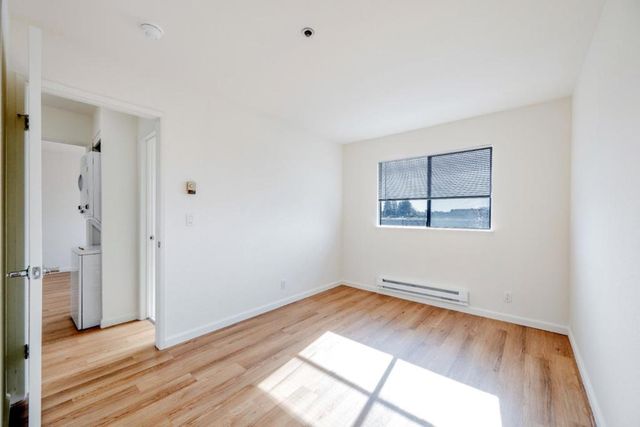 15065 Hesperian Boulevard 22, San Leandro, CA 94578