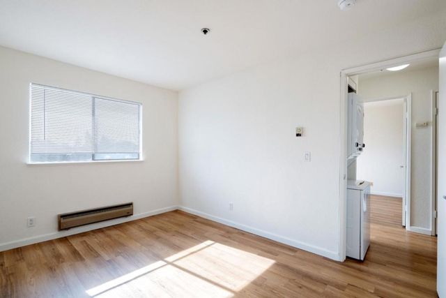 15065 Hesperian Boulevard 22, San Leandro, CA 94578