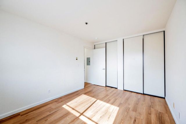 15065 Hesperian Boulevard 22, San Leandro, CA 94578