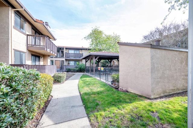 15065 Hesperian Boulevard 22, San Leandro, CA 94578