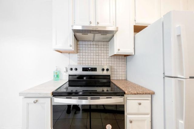 15065 Hesperian Boulevard 22, San Leandro, CA 94578