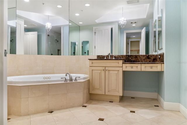 1300 BENJAMIN FRANKLIN DRIVE 305, Sarasota, FL 34236