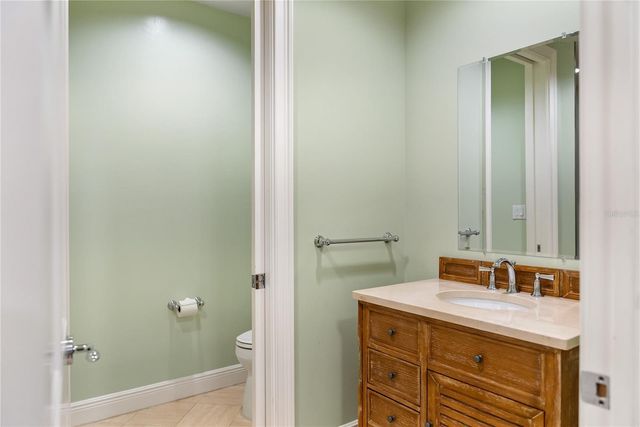 1300 BENJAMIN FRANKLIN DRIVE 305, Sarasota, FL 34236