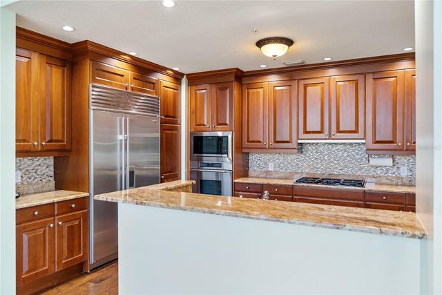 1300 BENJAMIN FRANKLIN DRIVE 305, Sarasota, FL 34236