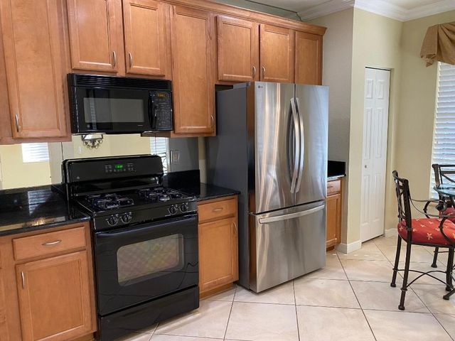 635 Castle Drive, Palm Beach Gardens, FL 33410