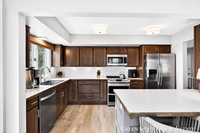 2374 Bob White Court SE 86, Grand Rapids, MI 49546