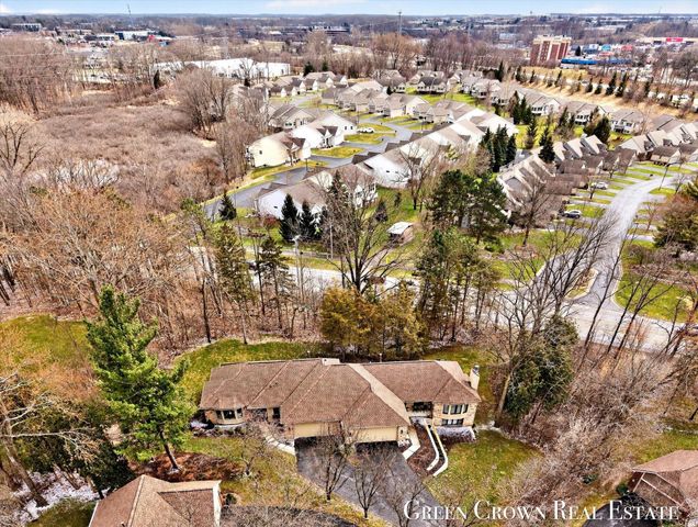 2374 Bob White Court SE 86, Grand Rapids, MI 49546