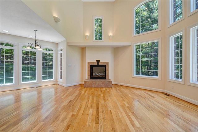 7275 Starlight LN, Boones Mill, VA 24065