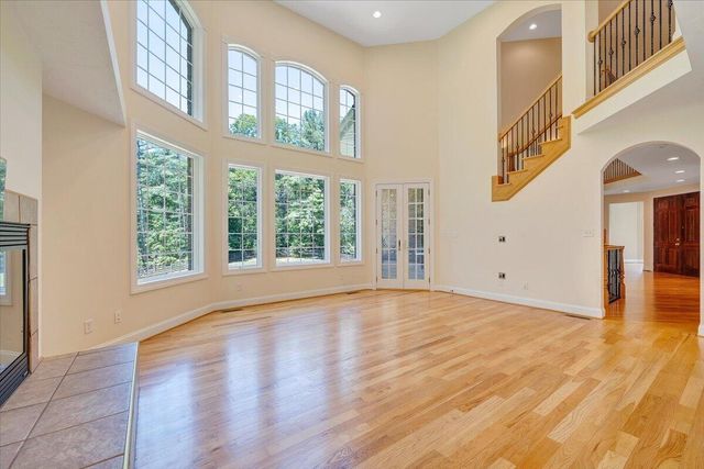 7275 Starlight LN, Boones Mill, VA 24065