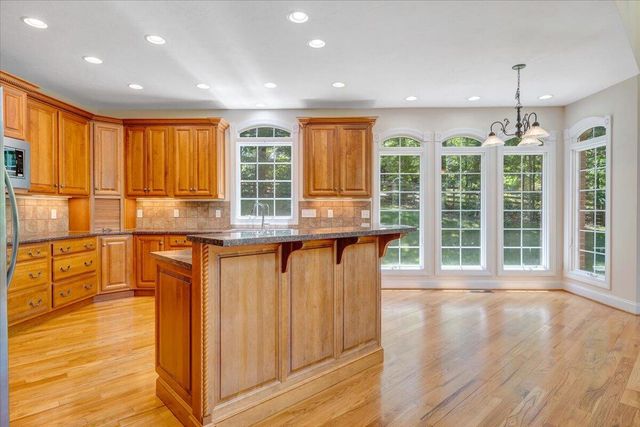 7275 Starlight LN, Boones Mill, VA 24065