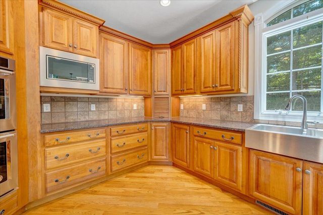 7275 Starlight LN, Boones Mill, VA 24065