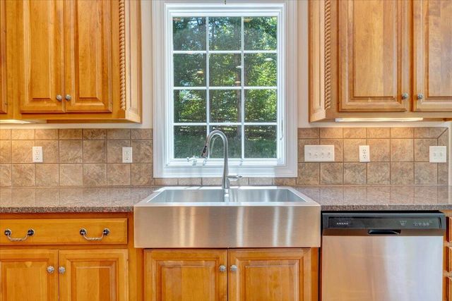 7275 Starlight LN, Boones Mill, VA 24065
