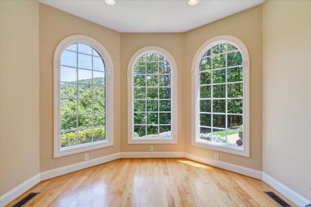7275 Starlight LN, Boones Mill, VA 24065