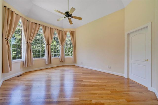 7275 Starlight LN, Boones Mill, VA 24065