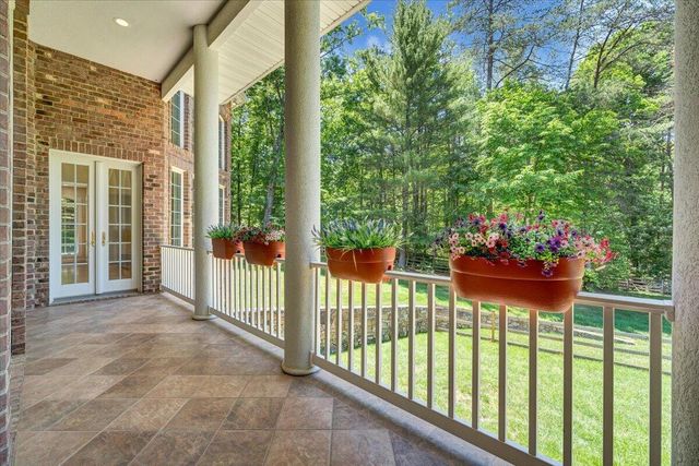 7275 Starlight LN, Boones Mill, VA 24065