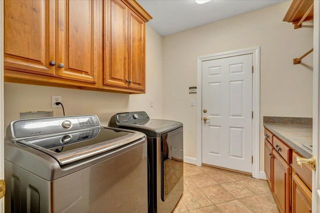 7275 Starlight LN, Boones Mill, VA 24065