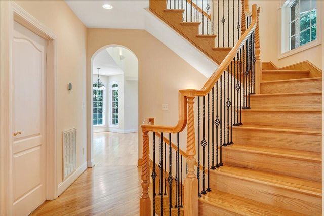 7275 Starlight LN, Boones Mill, VA 24065