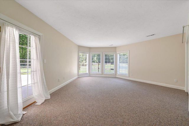 7275 Starlight LN, Boones Mill, VA 24065