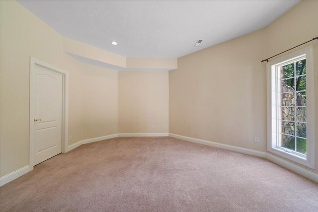 7275 Starlight LN, Boones Mill, VA 24065