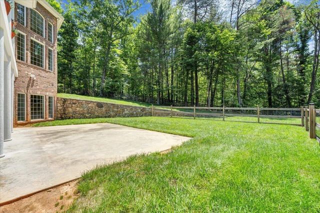 7275 Starlight LN, Boones Mill, VA 24065