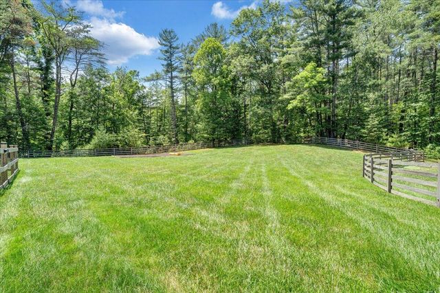7275 Starlight LN, Boones Mill, VA 24065