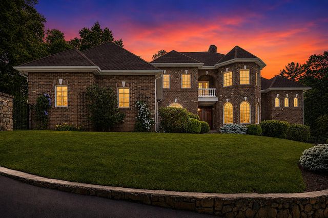 7275 Starlight LN, Boones Mill, VA 24065