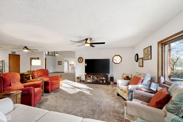 2594 E Traction Road, Crawfordsville, IN 47933