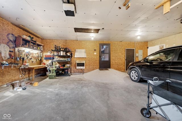 2594 E Traction Road, Crawfordsville, IN 47933