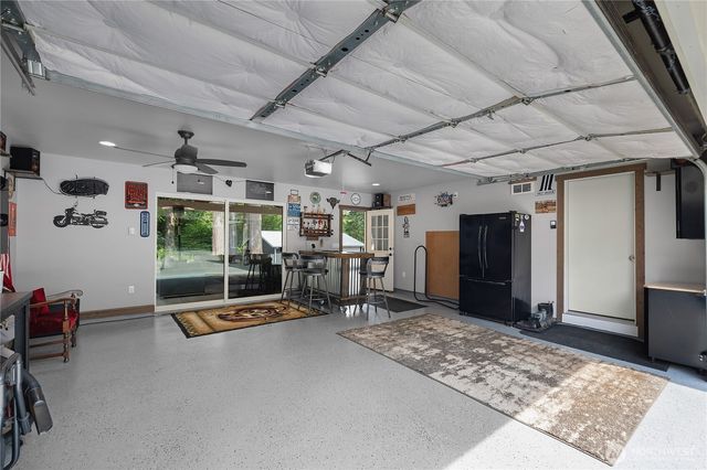6424 75th Avenue NE, Olympia, WA 98516