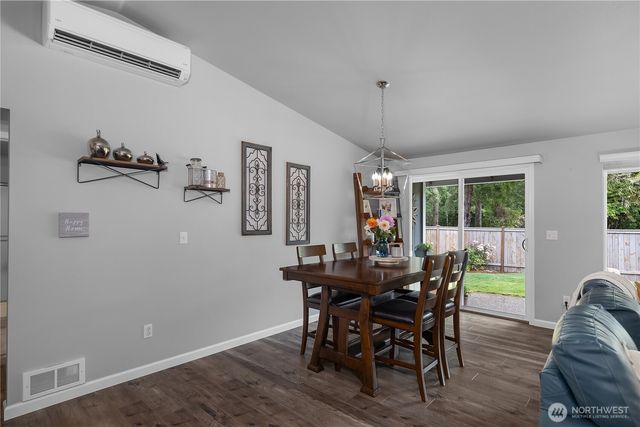 6424 75th Avenue NE, Olympia, WA 98516