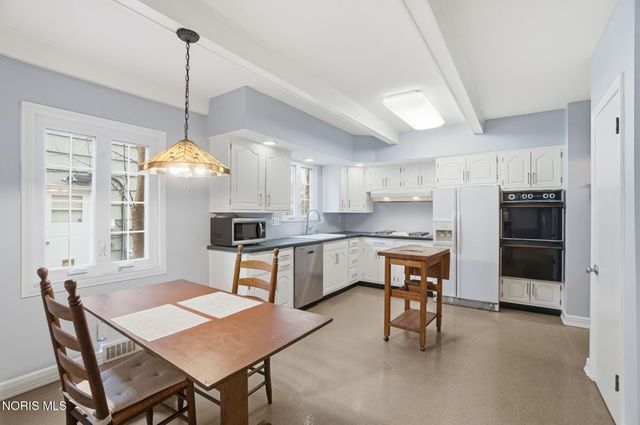 2523 Orchard Road, Ottawa Hills, OH 43606