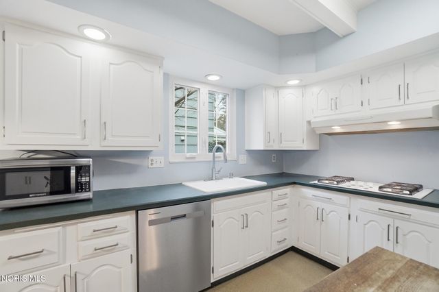 2523 Orchard Road, Ottawa Hills, OH 43606