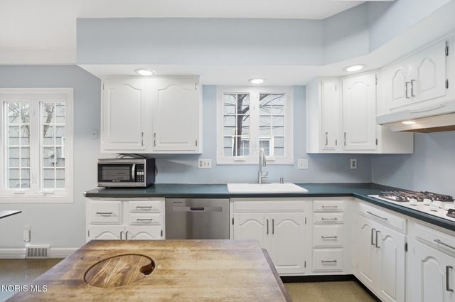 2523 Orchard Road, Ottawa Hills, OH 43606