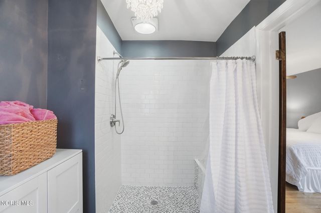 2523 Orchard Road, Ottawa Hills, OH 43606