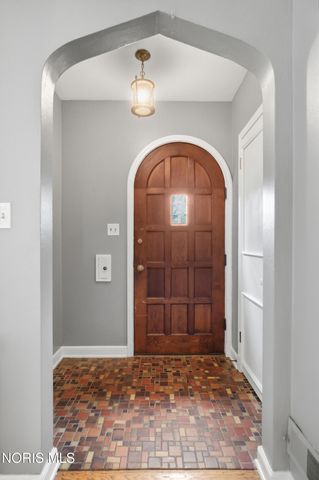 2523 Orchard Road, Ottawa Hills, OH 43606