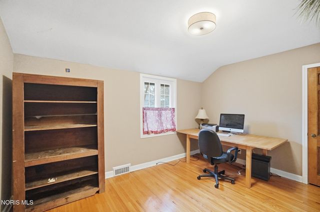 2523 Orchard Road, Ottawa Hills, OH 43606